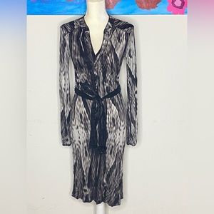 🌸 Woman’s Black And White Beautiful Design Dress